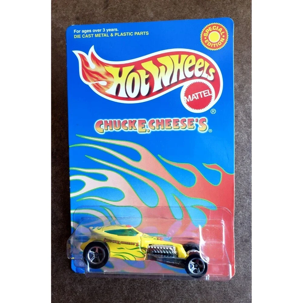 2001 Hot Wheels CHUCK E. CHEESE'S SWEET 16 II Yellow ZAMAC Base 5 SP 1:64 #27254